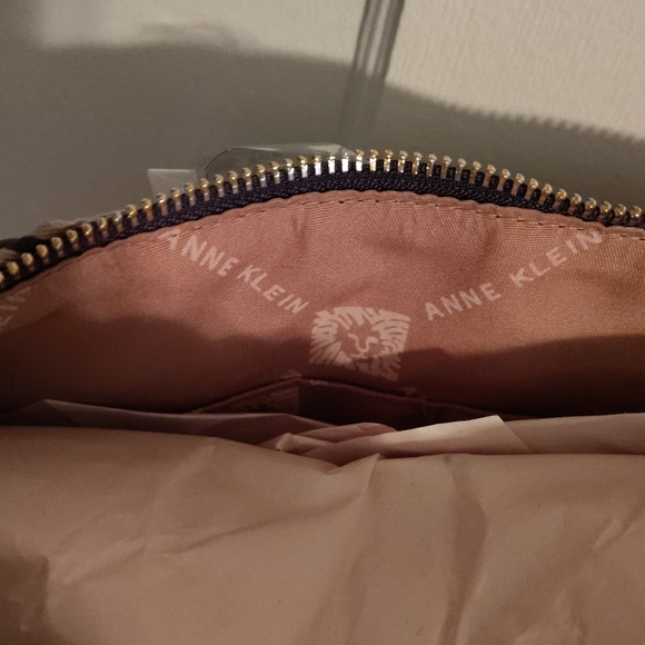 Anne Klein Dark Blue and Tan Shoulder Bag - Picture 6 of 7